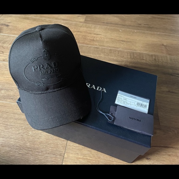 PRADA-AUTHENTIC (NWT) All Black Large Baseball Cap - Picture 12 of 16